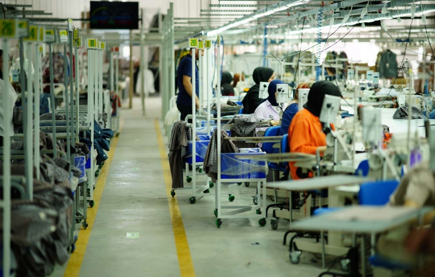 Geniş dikiş hattı / fabrika üretimi